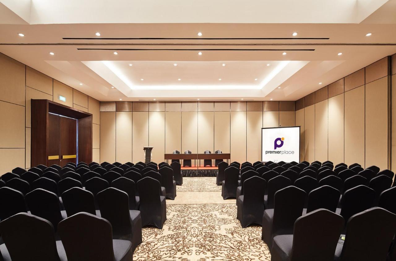苏腊巴亚机场3号Premier Place酒店*